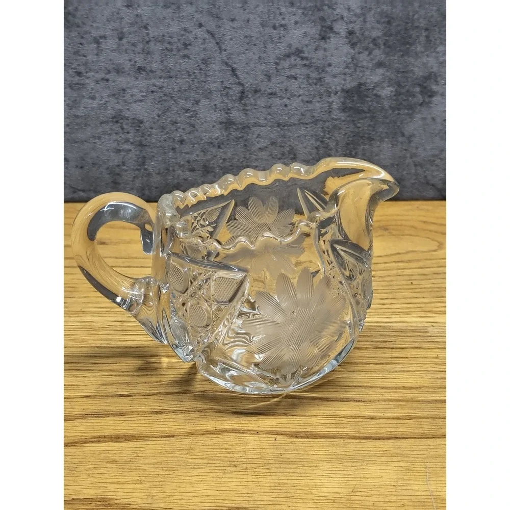 Beautiful Heavy Etched Glass Sawtooth Creamer‎